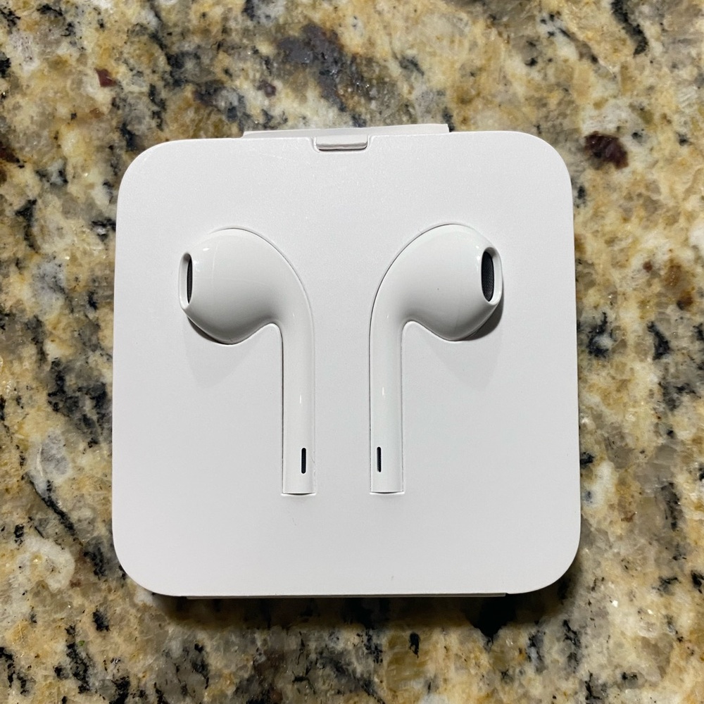 Apple Earbuds
